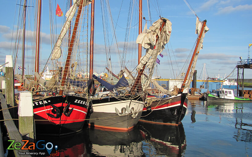 ספינות מפרש באי טסל צפון הולנד